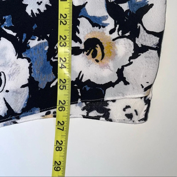 1. State Black White Floral Print Tie Single Cold Shoulder Blouse Small Women’s - Picture 10 of 13